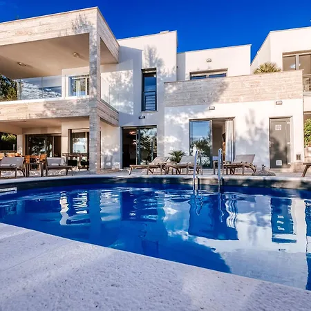 Kalipso Holiday home